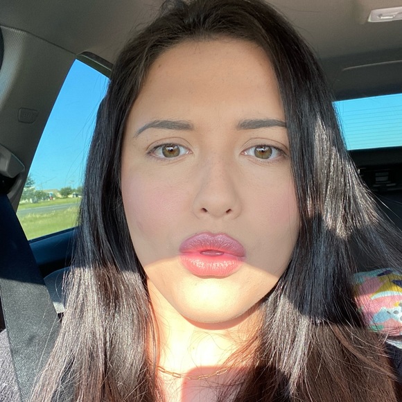 Meet your posher! - Picture 2 of 2